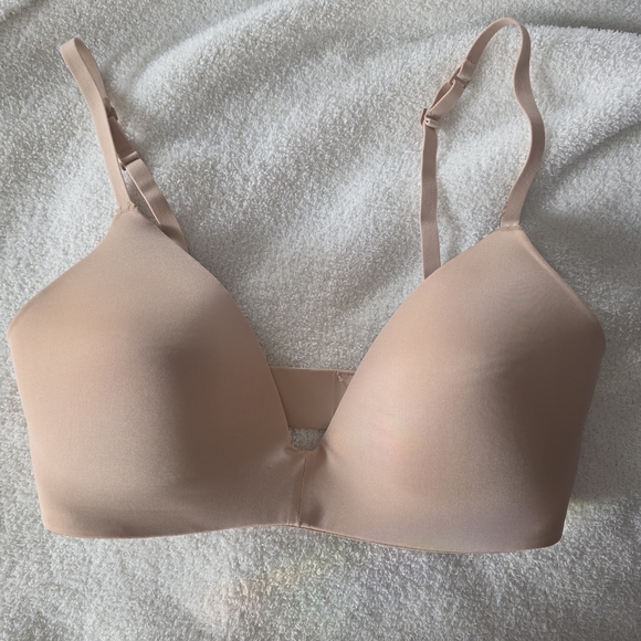 Skims Wireless Seamless Nude Bra - Picture 1 of 5